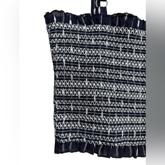Forever 21 Women’s Smocked Crop Top Small Navy Blue White Patterned Sleeveless - Picture 4 of 6